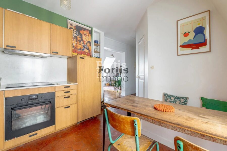 Appartement à vendre à Paris 10e arrondissement — Vue sur la ville — photo 9