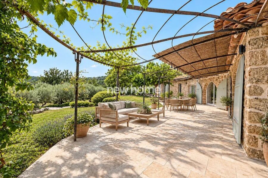 Maison à vendre à Saint-Antonin-du-Var — Vue montagne — photo 7