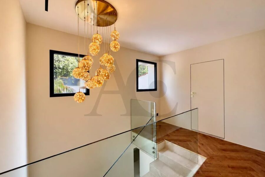 Maison à vendre à Villeneuve-Loubet — Vue parc & jardin — photo 12