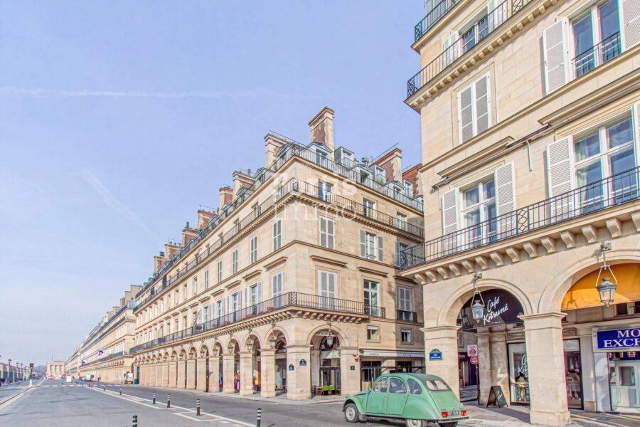 Appartement à vendre à Paris 1er arrondissement — Vue parc & jardin — photo 2