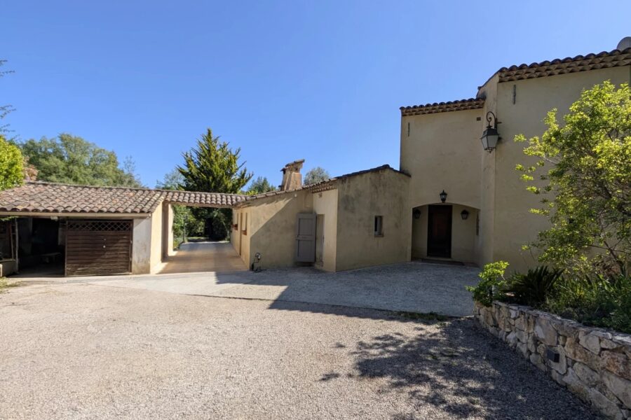 Maison à vendre à Roquefort-les-Pins — Vue nature — photo 5