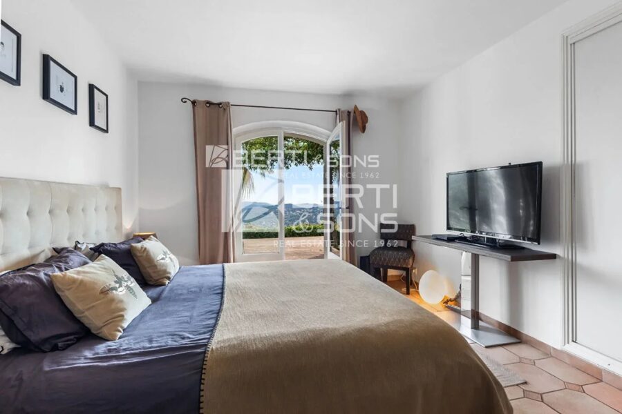 Maison à vendre à Le Tignet — Vue mer — photo 11