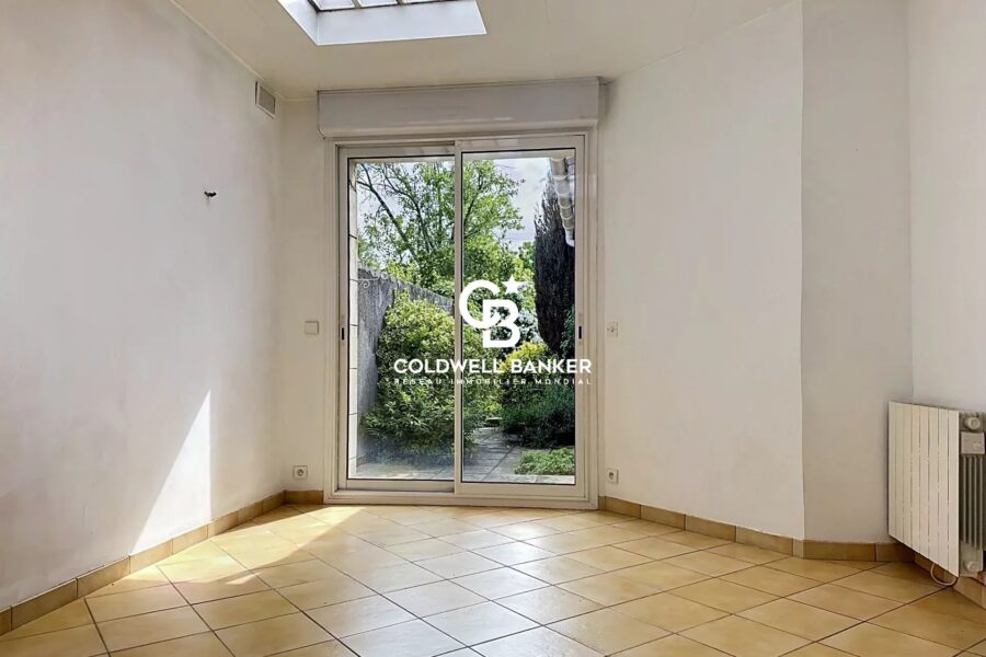 Maison à vendre à Saintes — Vue parc & jardin — photo 4