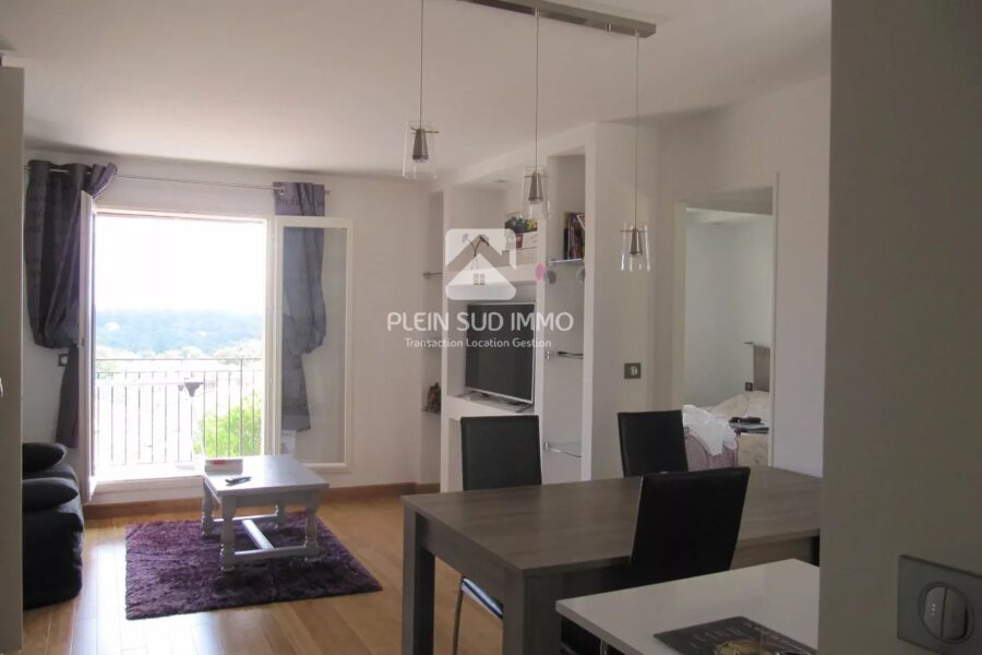 Appartement à louer à Le Rouret — Vue nature — photo 2