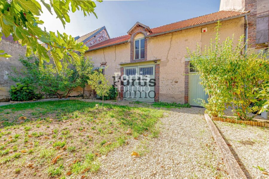 Maison à vendre à Villeneuve-sur-Yonne — Vue parc & jardin — photo 31