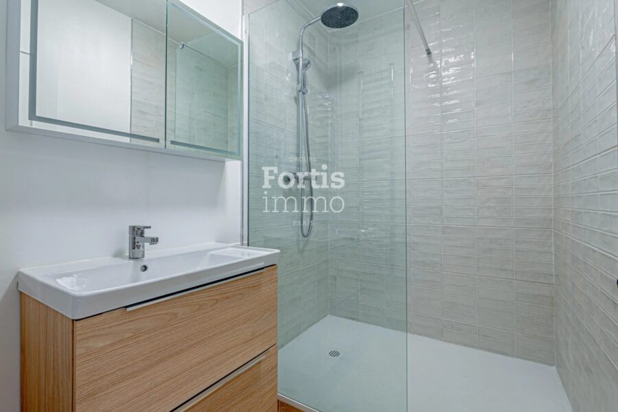 Appartement à vendre à Paris 15e arrondissement — Vue parc & jardin — photo 8