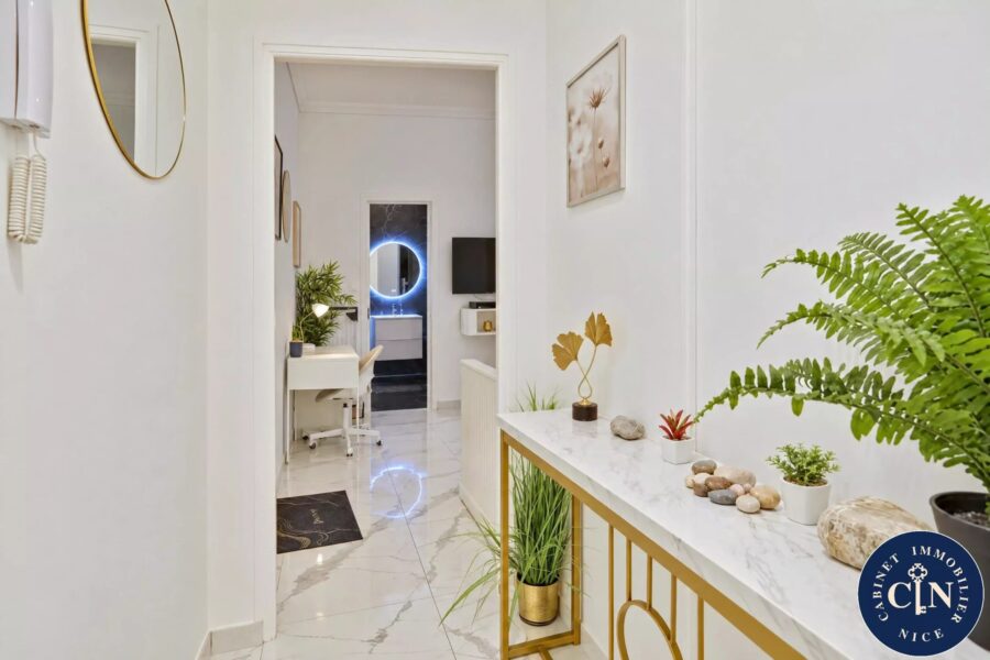 Appartement à vendre à Nice — Vue sur la ville — photo 8