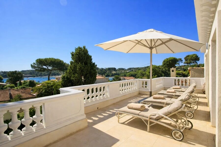 Maison à vendre à Antibes — Vue mer — photo 1