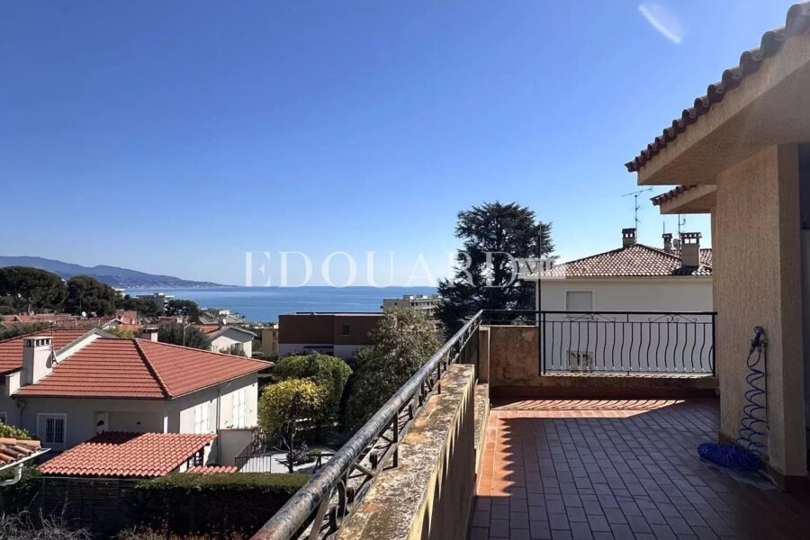 Maison à vendre à Roquebrune-Cap-Martin — Vue mer — photo 1