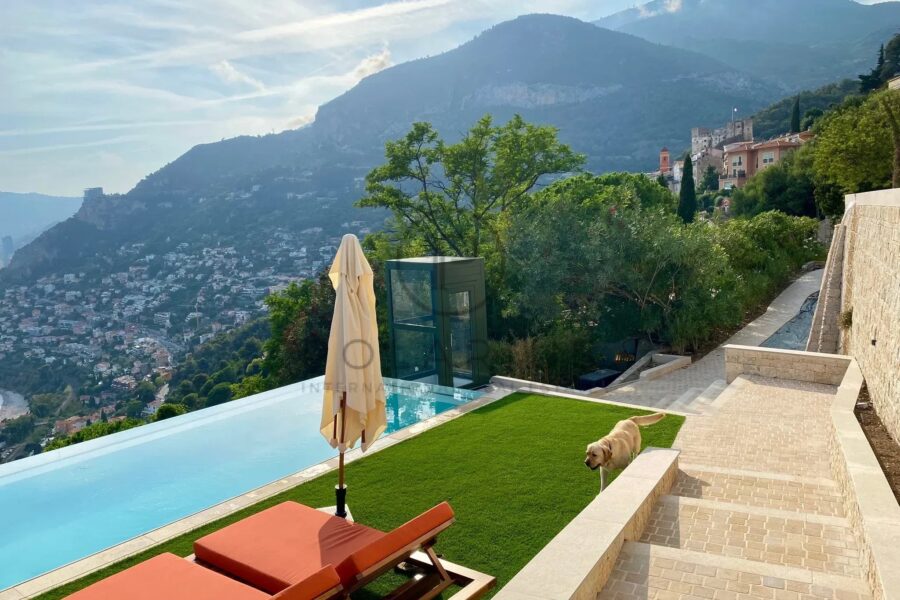 Maison en location vacances à Roquebrune-Cap-Martin — Vue mer — photo 12