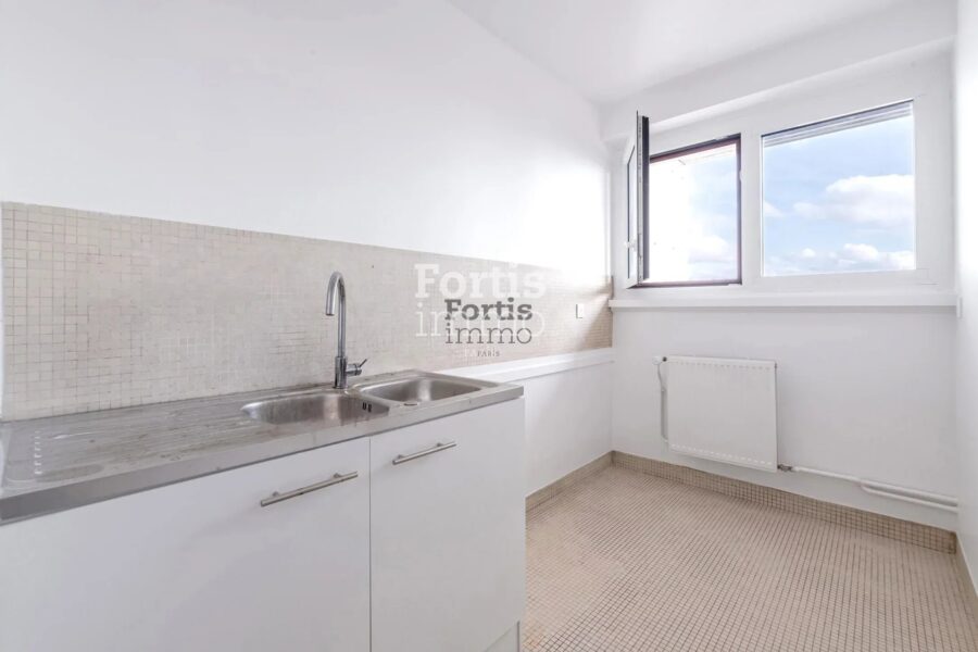 Appartement à vendre à Paris 15e arrondissement — Vue sur la ville — photo 5
