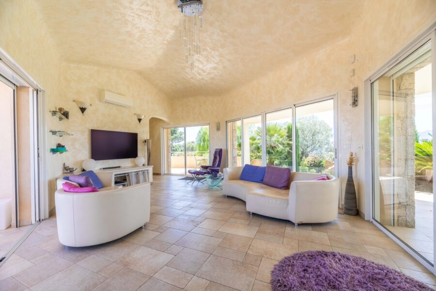Maison à vendre à Sainte-Lucie-de-Porto-Vecchio — Vue mer — photo 8