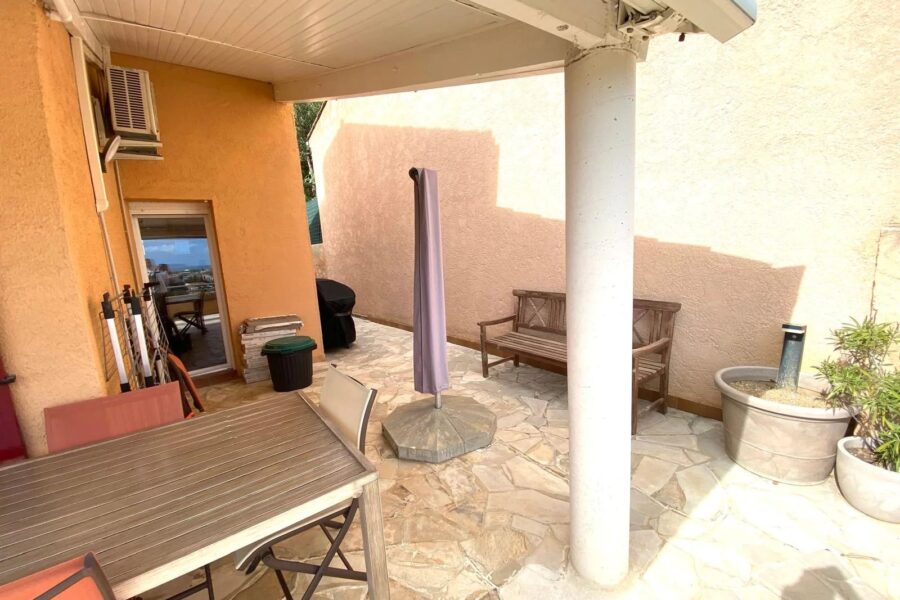 Maison à vendre à Bormes-les-mimosas — Vue mer — photo 12
