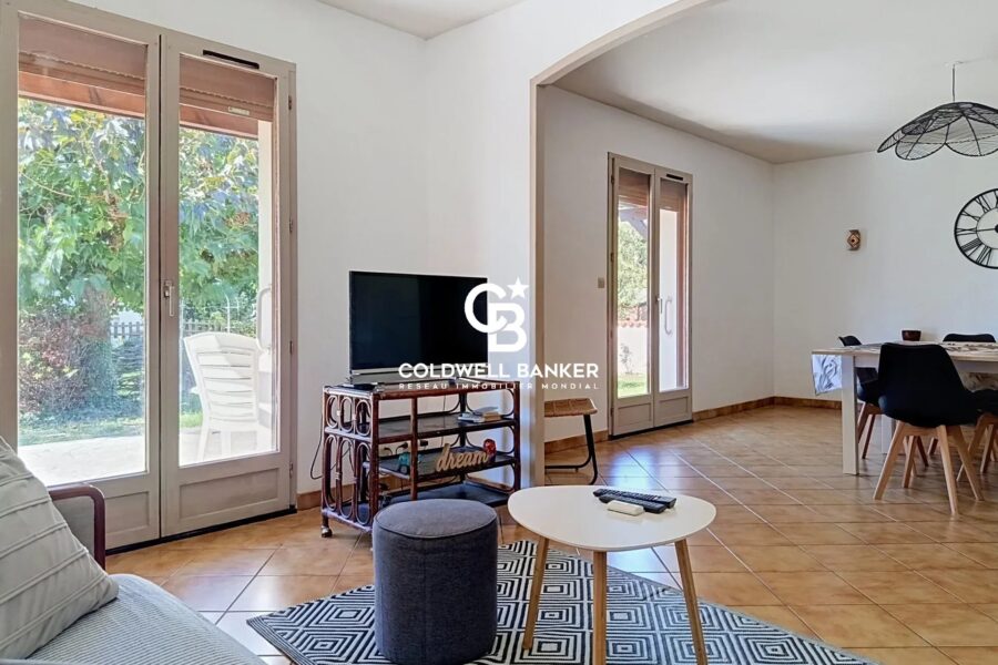 Maison à vendre à Saintes — Vue parc & jardin — photo 1