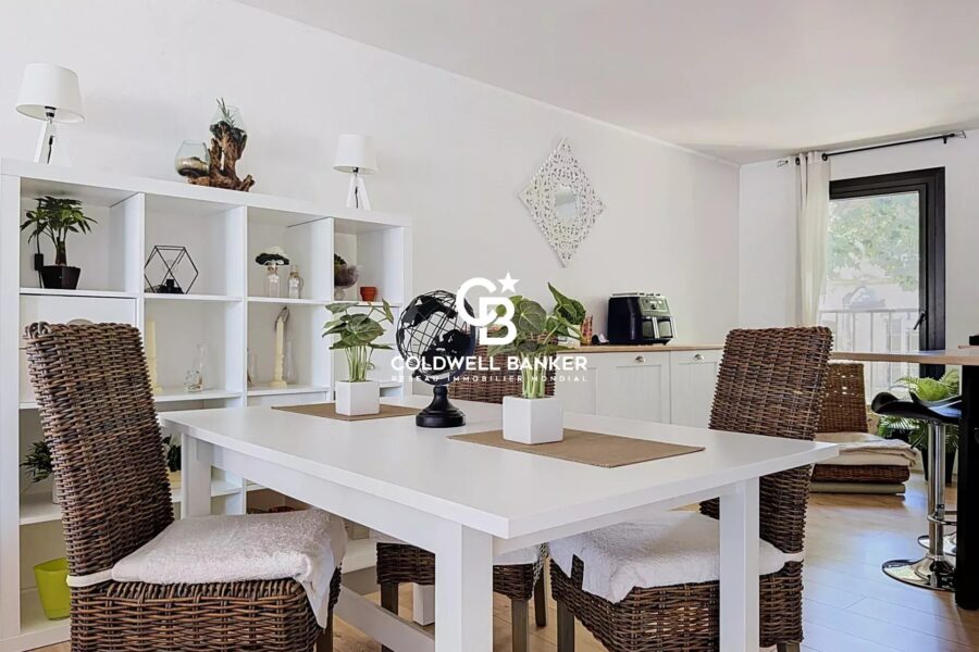 Appartement à vendre à Saintes — Vue sur la ville — photo 3