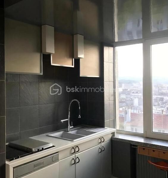 Maison à vendre à Saint-Étienne — Vue sur la ville — photo 9