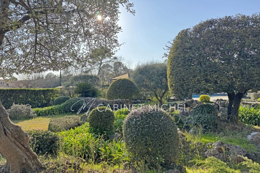 Maison à vendre à Roquefort-les-Pins — Vue dégagée — photo 2