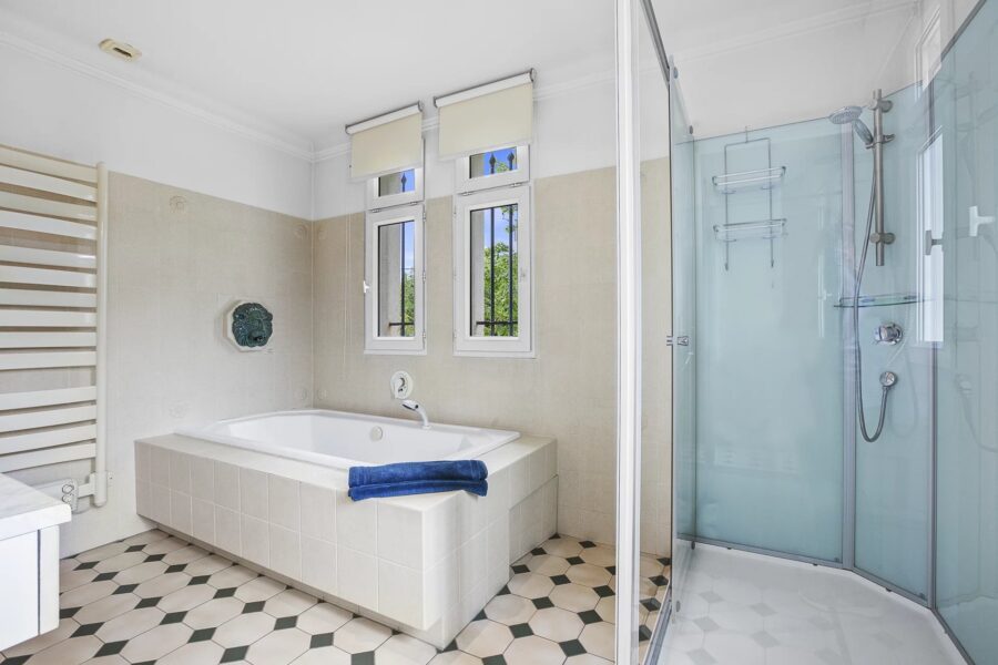 Maison à vendre à Draguignan — Vue parc & jardin — photo 9