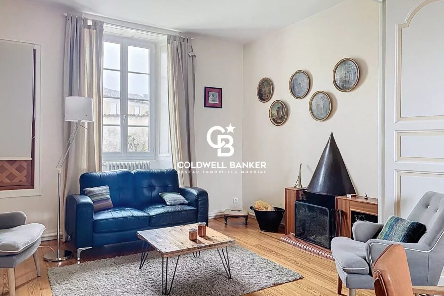 Maison à vendre à Cherves-Richemont — Vue sur la ville — photo 3