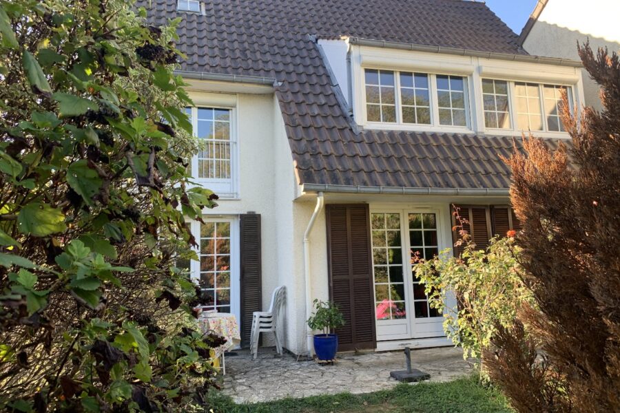 Maison à vendre à Breuillet — Vue fleuve — photo 3