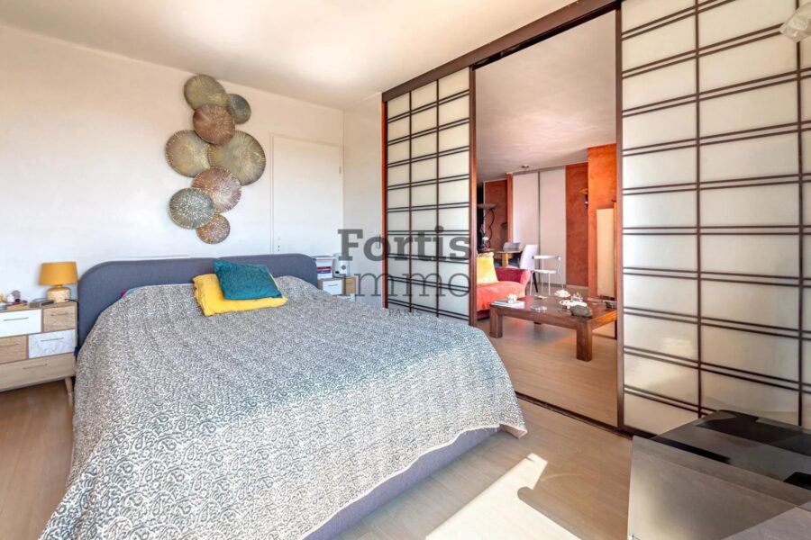 Appartement à vendre à Issy-les-Moulineaux — Vue sur la ville — photo 12
