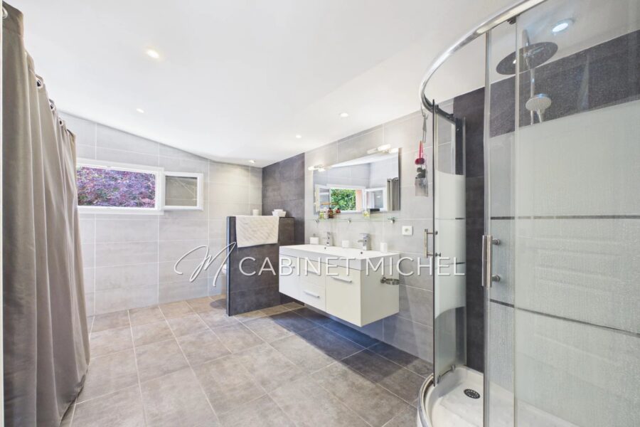 Maison à vendre à Roquefort-les-Pins — Vue dégagée — photo 16