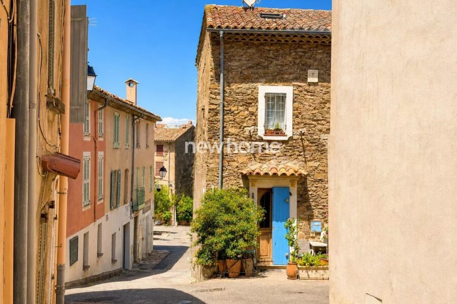 Maison à vendre à La Garde-Freinet — Vue sur la ville — photo 21
