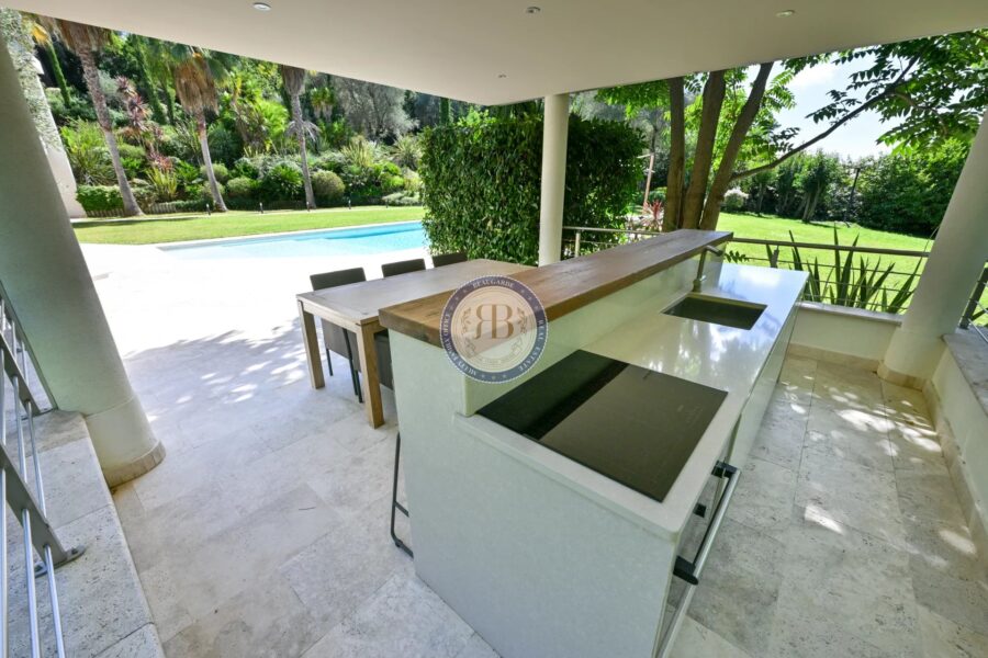 Maison à vendre à Mougins — Vue parc & jardin — photo 18