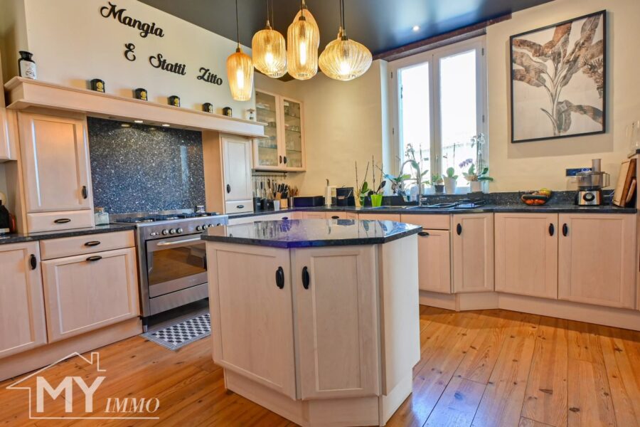 Maison à vendre à Saint-Méard-de-Gurçon — Vue montagne — photo 7