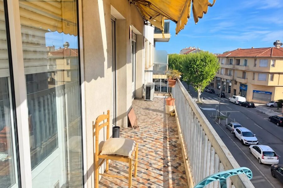 Appartement à vendre à Nice — Vue sur la ville — photo 1