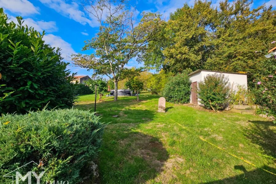 Maison à vendre à La Roquille — Vue parc & jardin — photo 21