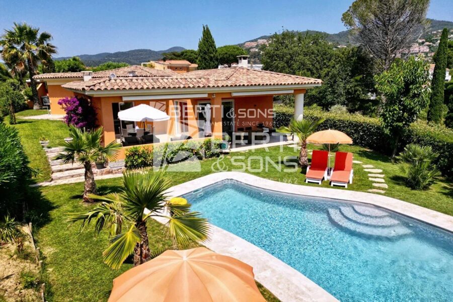 Maison à vendre à Mandelieu-la-Napoule — Vue montagne — photo 1