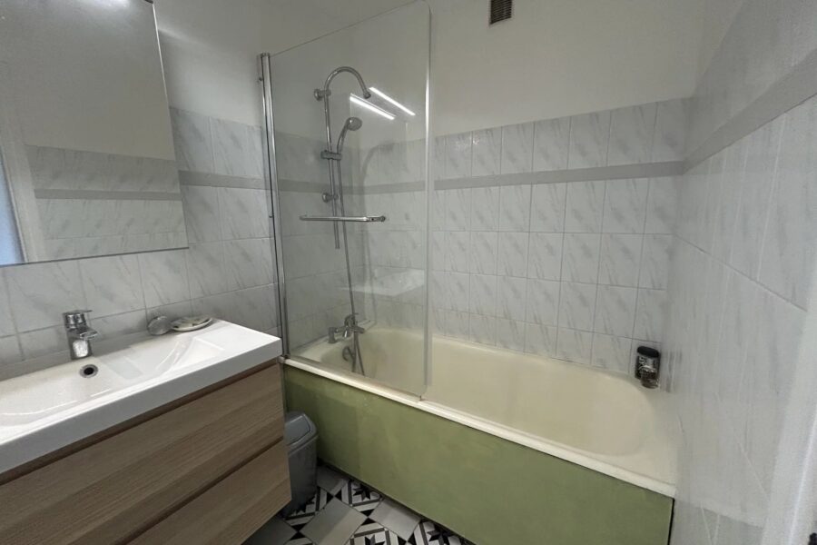 Appartement à vendre à Paris 18e arrondissement — Vue nature — photo 8