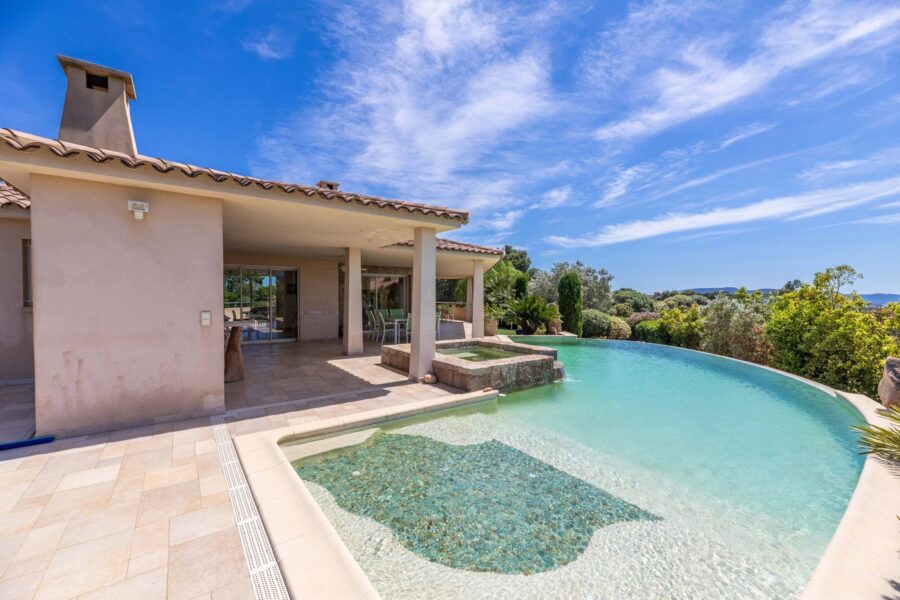 Maison à vendre à Sainte-Lucie-de-Porto-Vecchio — Vue mer — photo 3