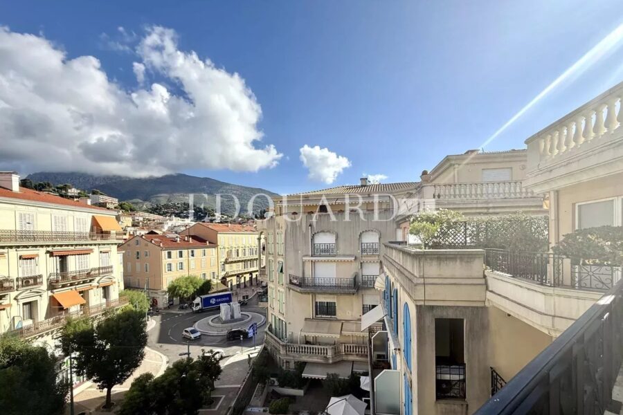 Appartement à vendre à Menton — Vue sur la ville — photo 1