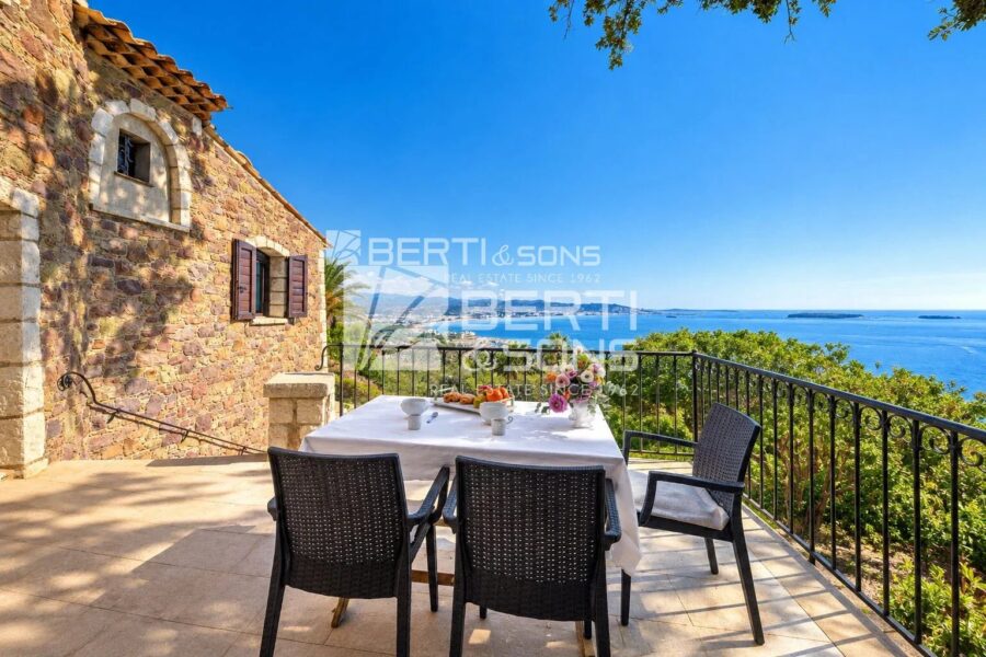 Maison à vendre à Théoule-sur-Mer — Vue mer — photo 1