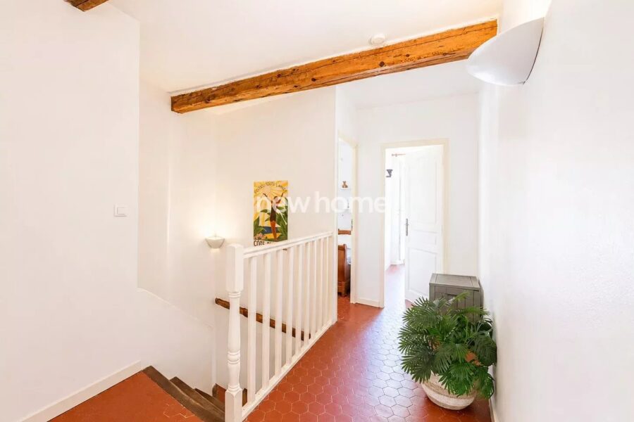 Maison à vendre à La Garde-Freinet — Vue sur la ville — photo 11
