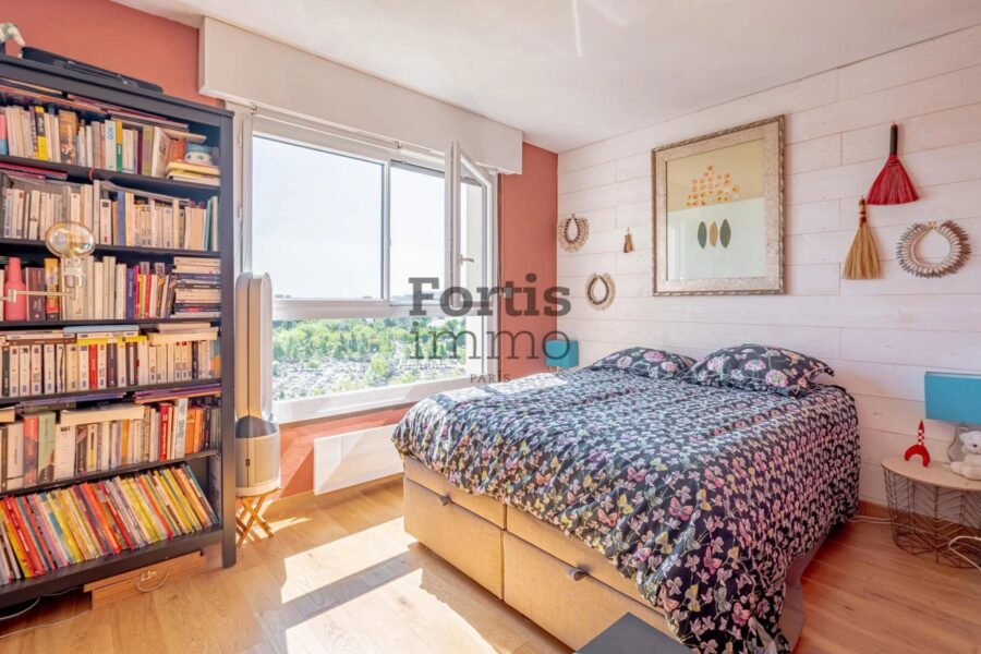 Appartement à vendre à Issy-les-Moulineaux — Vue sur la ville — photo 14