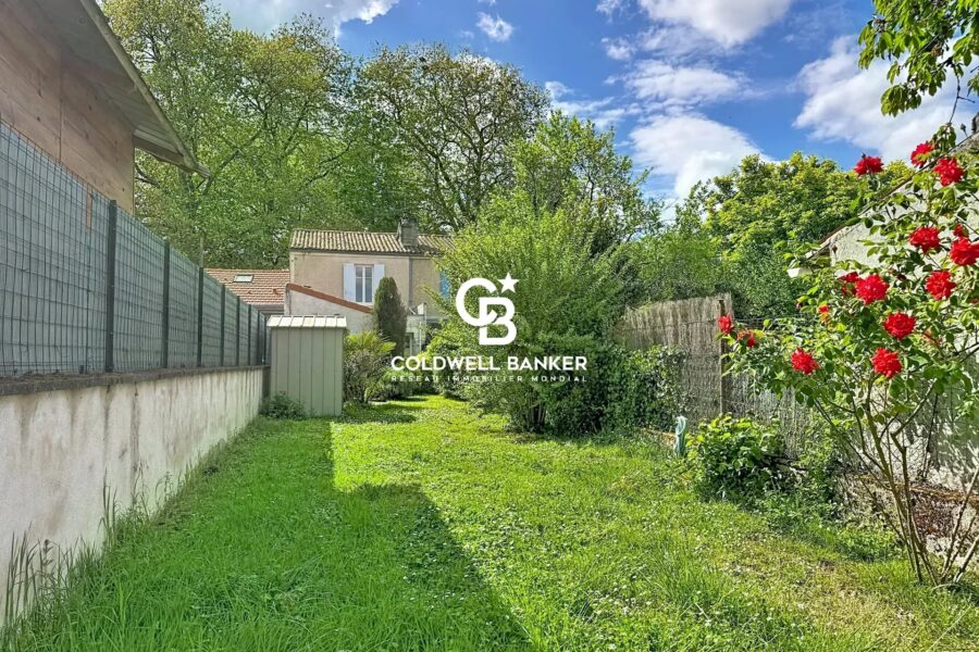 Maison à vendre à Saintes — Vue parc & jardin — photo 10
