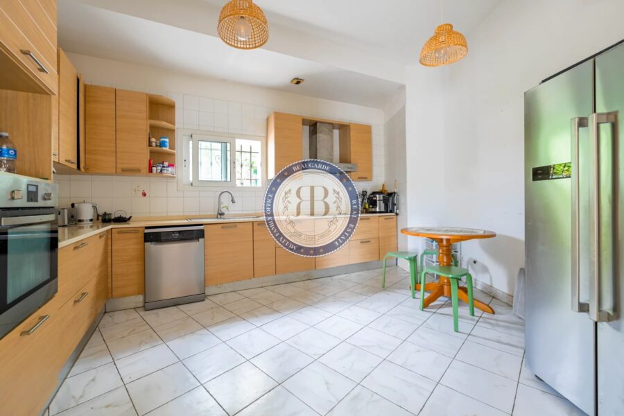 Maison à vendre à Châteauneuf-Grasse — Vue montagne — photo 10