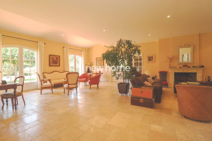 Maison à vendre à Callian — Vue parc & jardin — photo 14