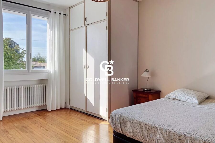 Maison à vendre à Saintes — Vue parc & jardin — photo 11