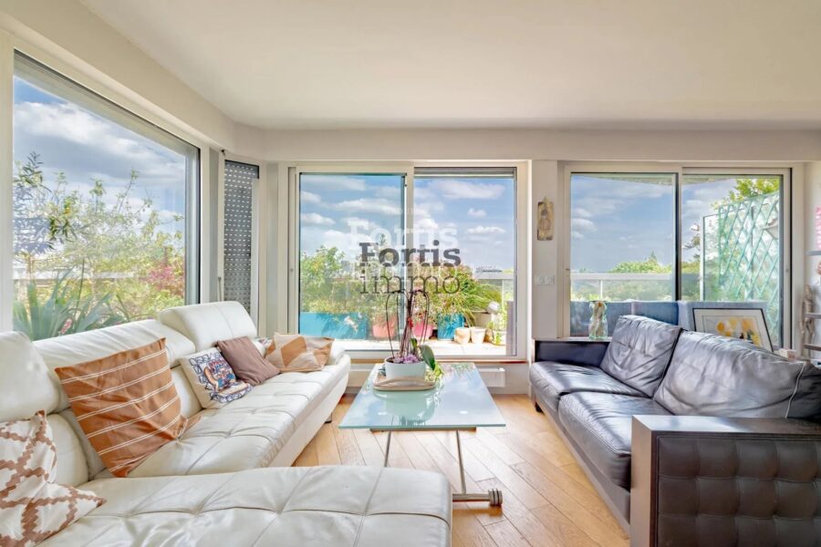 Appartement à vendre à Paris 14e arrondissement — Vue sur la ville — photo 6