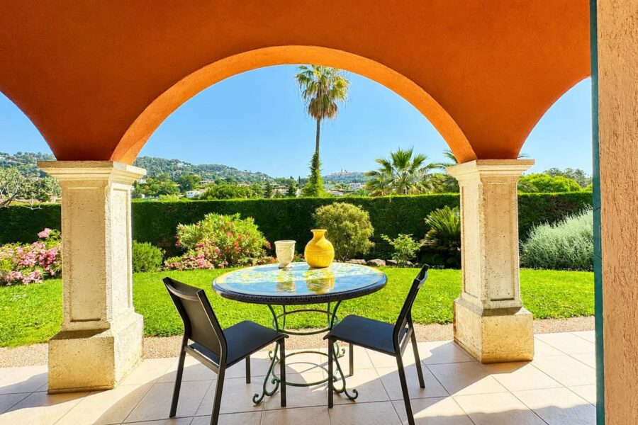 Maison à vendre à La Colle-sur-Loup — Vue nature — photo 1