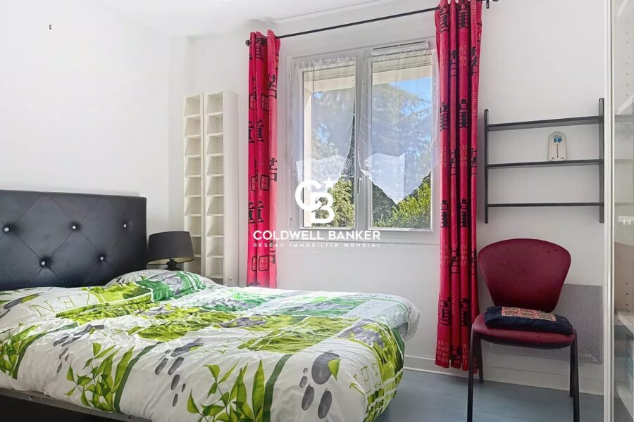 Maison à vendre à Saint-Georges-des-Coteaux — Vue parc & jardin — photo 5