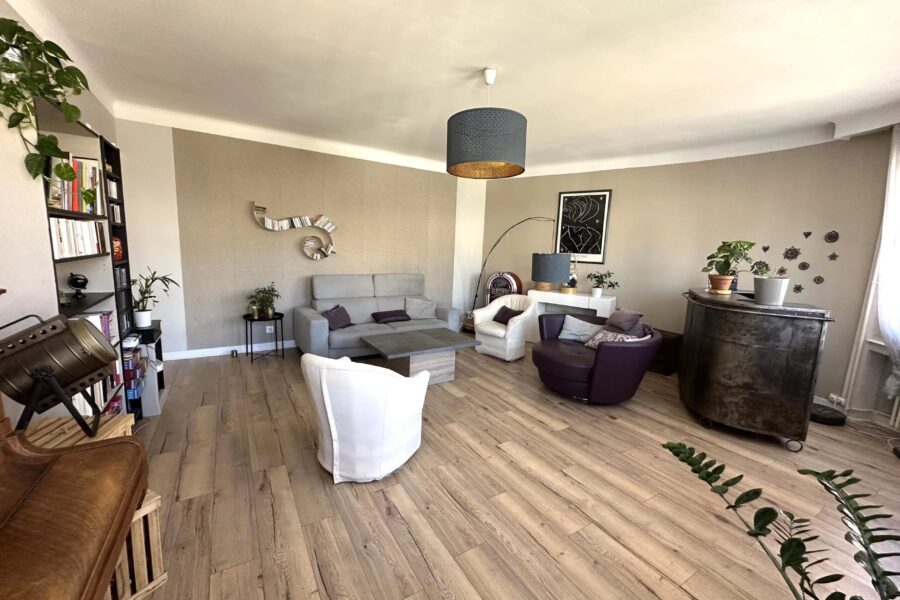 Appartement à vendre à Saint-Étienne — Vue sur la ville — photo 18