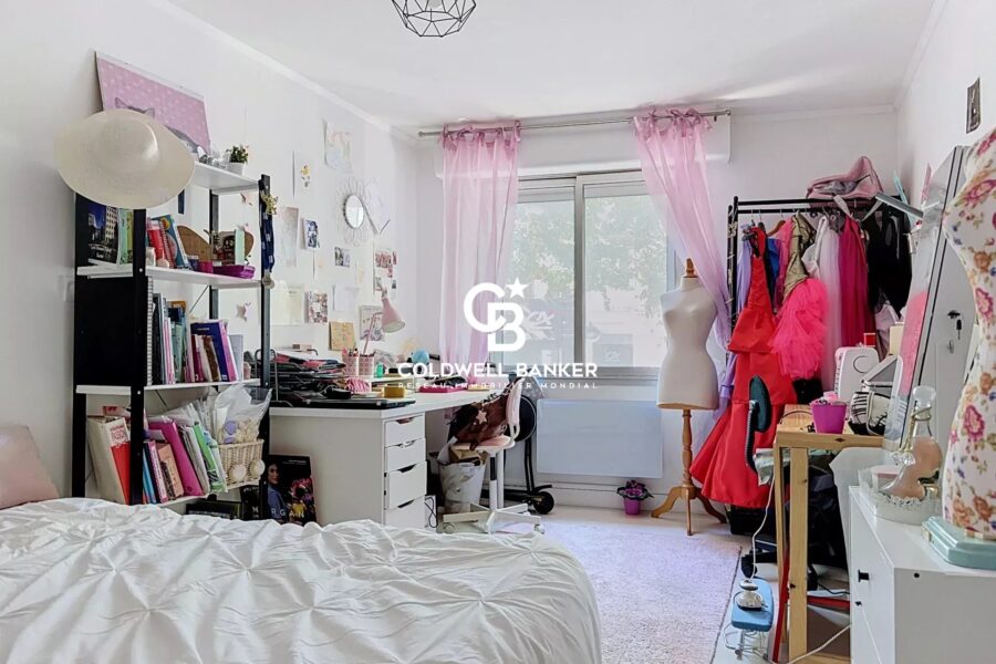 Appartement à vendre à Saintes — Vue sur la ville — photo 12