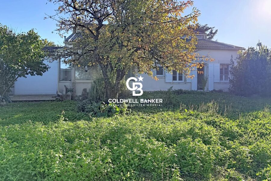 Maison à vendre à Salignac-sur-Charente — Vue parc & jardin — photo 24