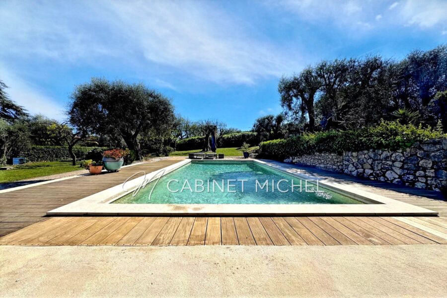 Maison à vendre à Le Rouret — Vue parc & jardin — photo 4