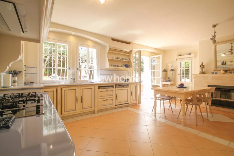 Maison à vendre à Saint-Raphaël — Vue golf — photo 17